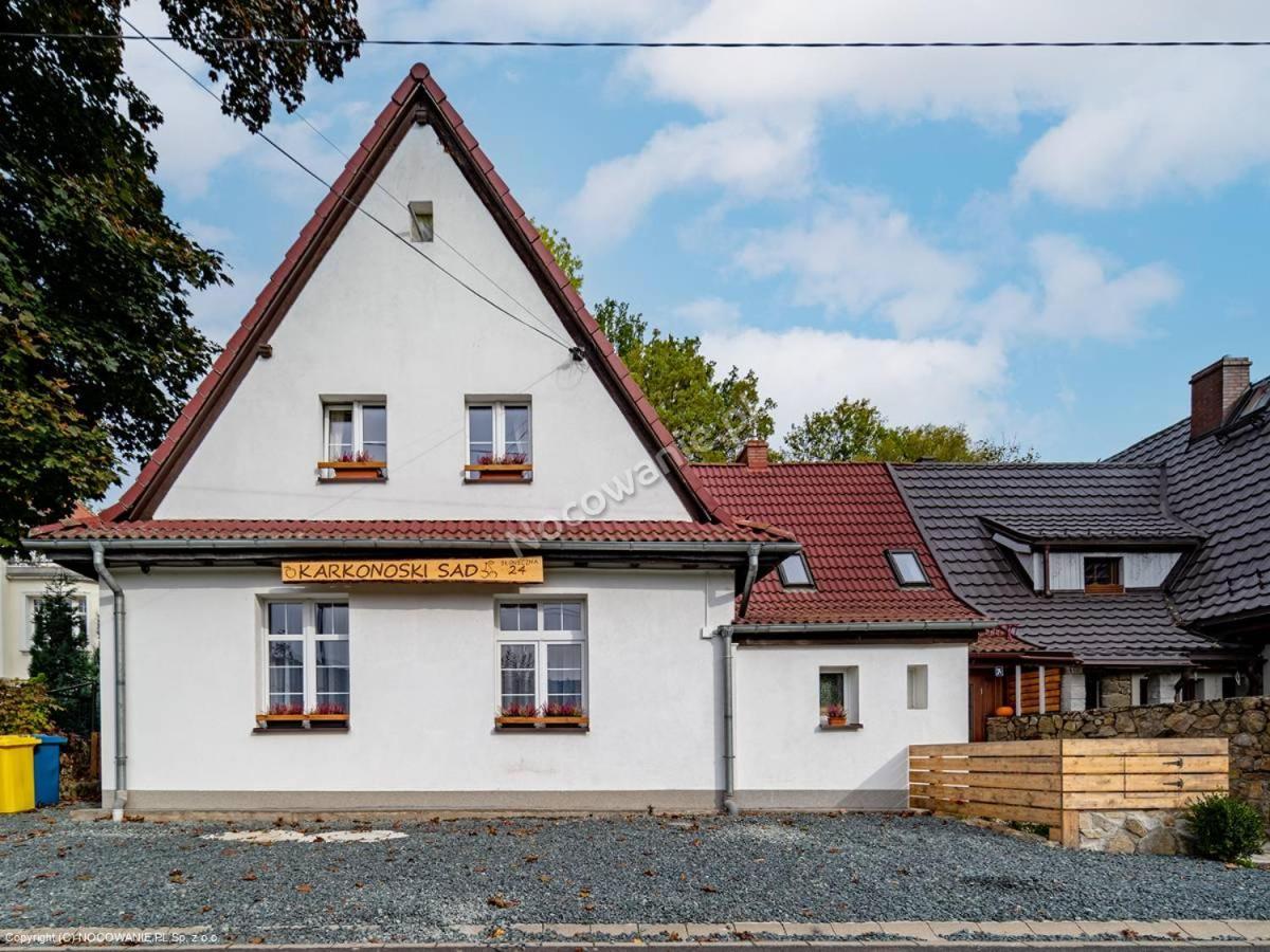 Karkonoski Sad Пеховице Экстерьер фото